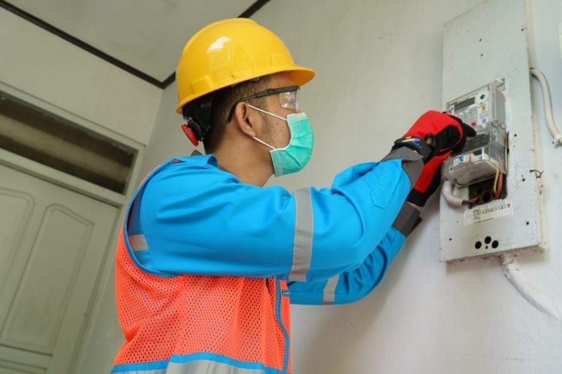 Daftar Harga Jasa Tukang Listrik Terbaru: Biaya, Jenis Pekerjaan, dan Tips Memilih Teknisi Profesional