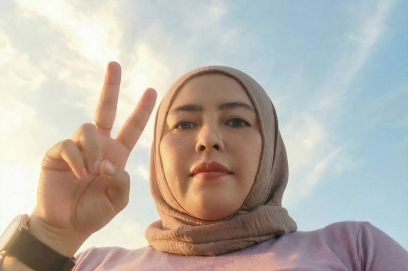 Pesona ‘Tante STW’ yang Bikin Banyak Pria Nggak Bisa Lupa